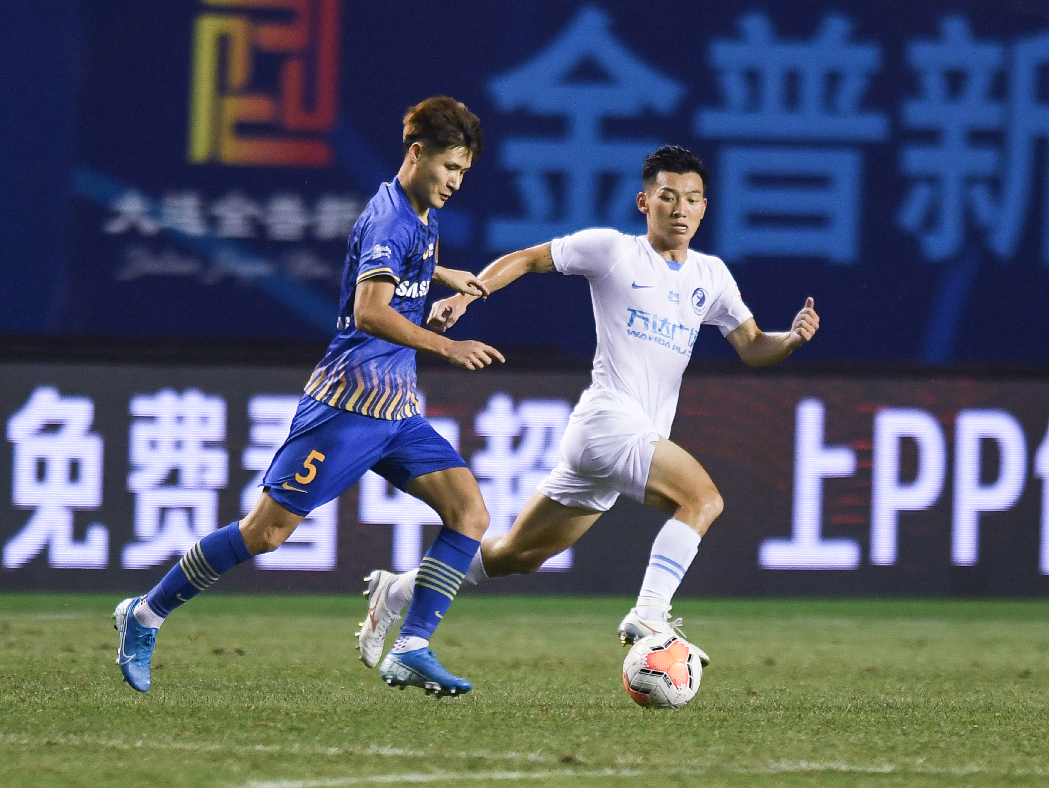 包含江苏苏宁队员脚踝受伤，或将缺席接下来的比赛的词条