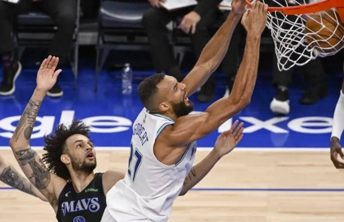 步行者终结独行侠连胜，戈贝尔+