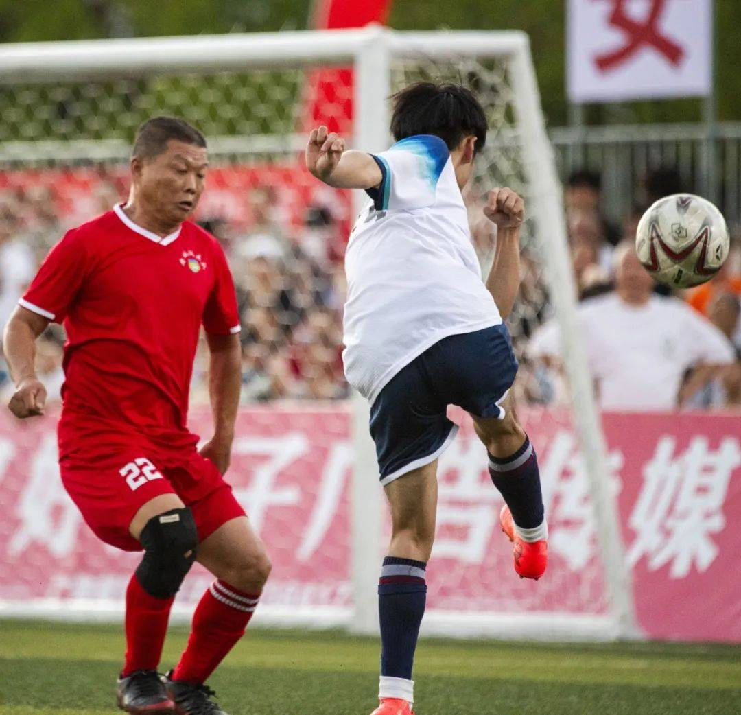 包含球员们精准的传球和射门展现出高超技艺的词条 包含球员们精准的传球和射门展现出高超技艺的词条