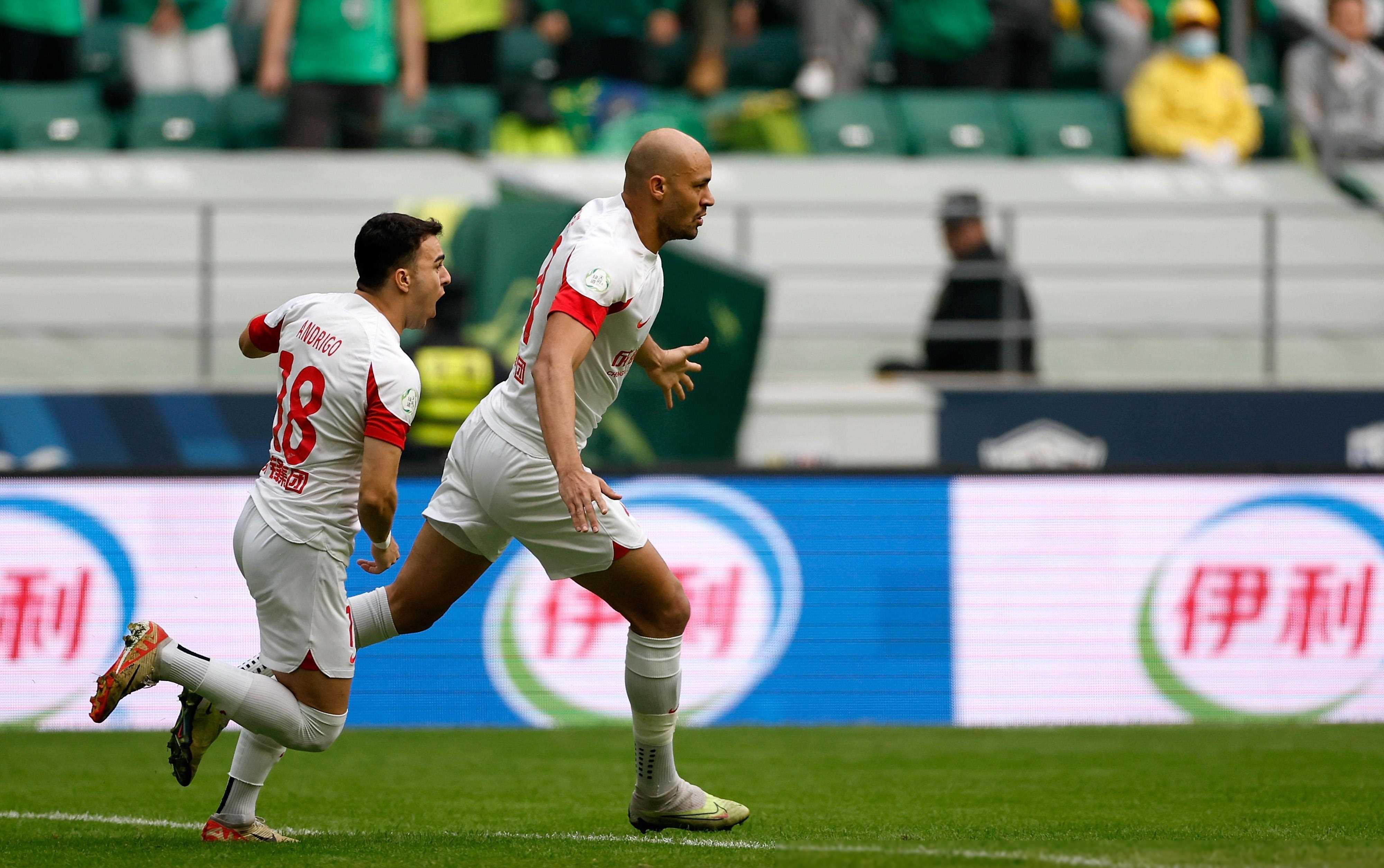 包含球员们精准的传球和射门展现出高超技艺的词条 包含球员们精准的传球和射门展现出高超技艺的词条