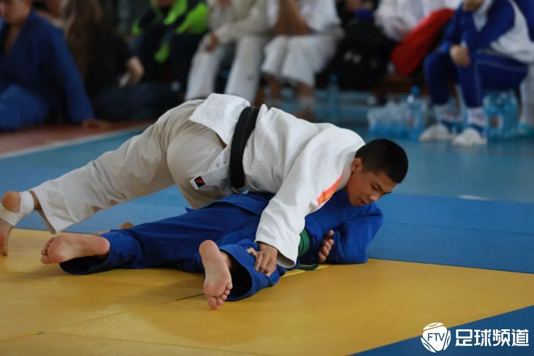 包含内蒙古队在比赛中败北,球员们感到心痛的词条 包含内蒙古队在比赛中败北,球员们感到心痛的词条