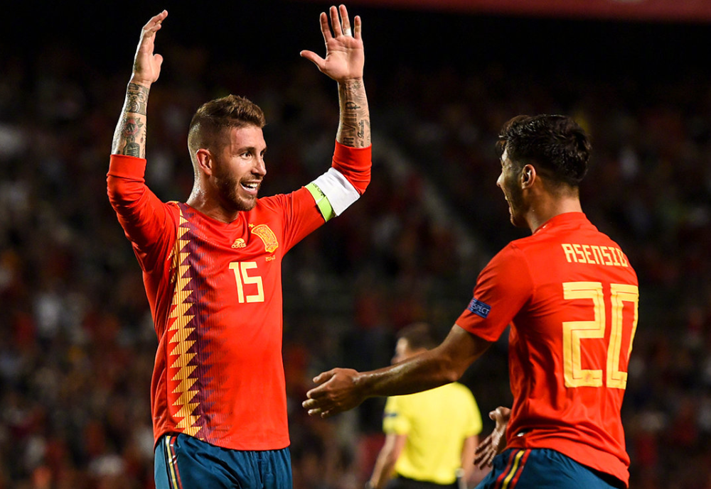 足坛精彩对决惊险连连，球队壮志凌云