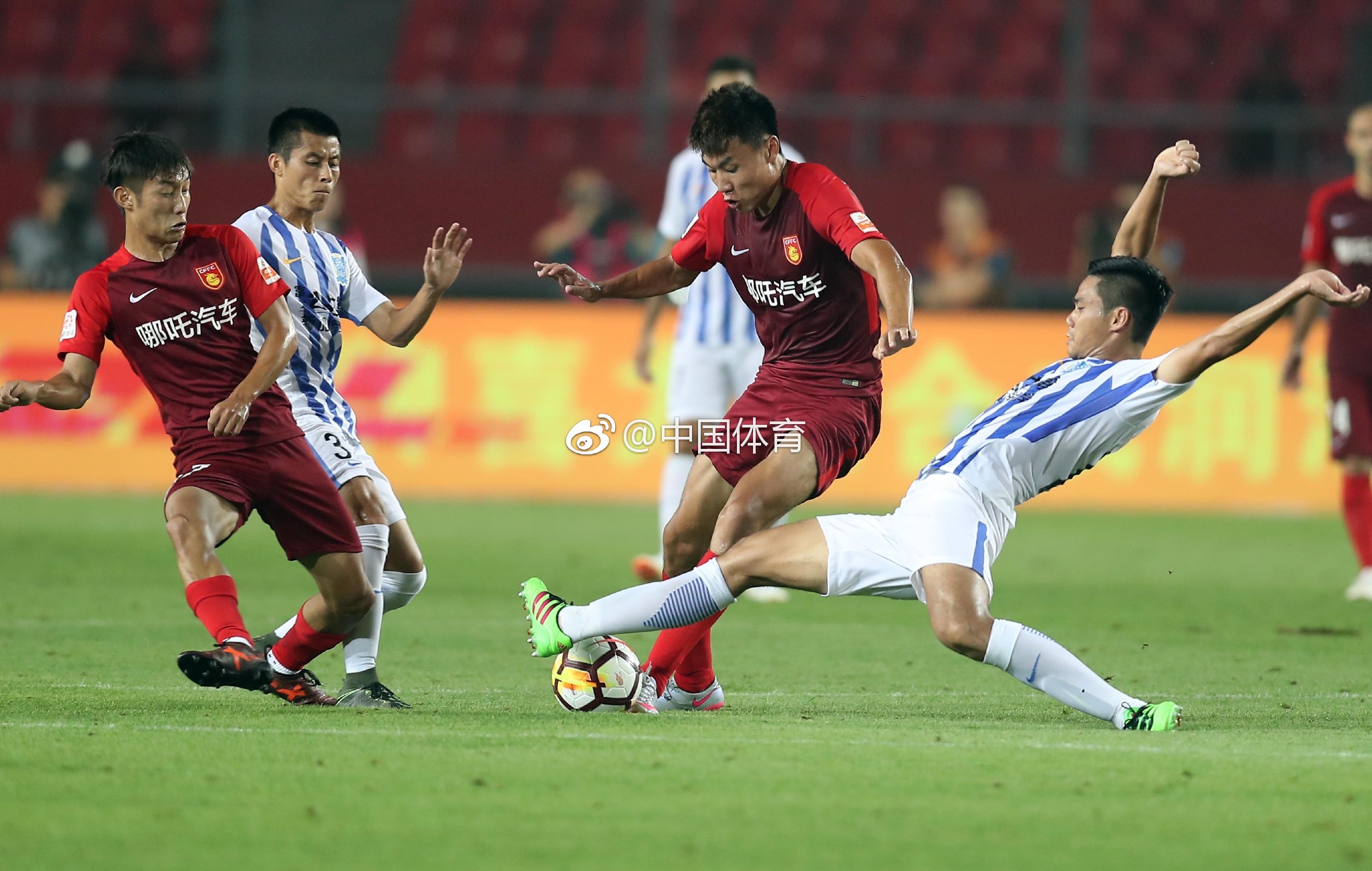 天津天海主场战平河北华夏幸福,难分胜负 天津天海主场战平河北华夏幸福,难分胜负