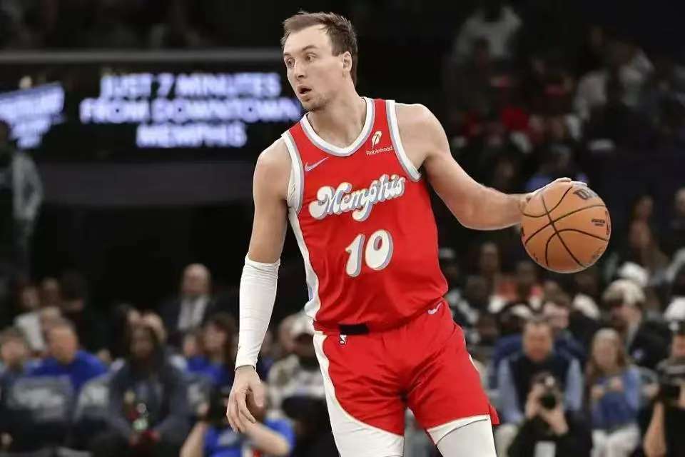 关于尼克斯全队爆发力克灰熊,取得胜利的信息 关于尼克斯全队爆发力克灰熊,取得胜利的信息