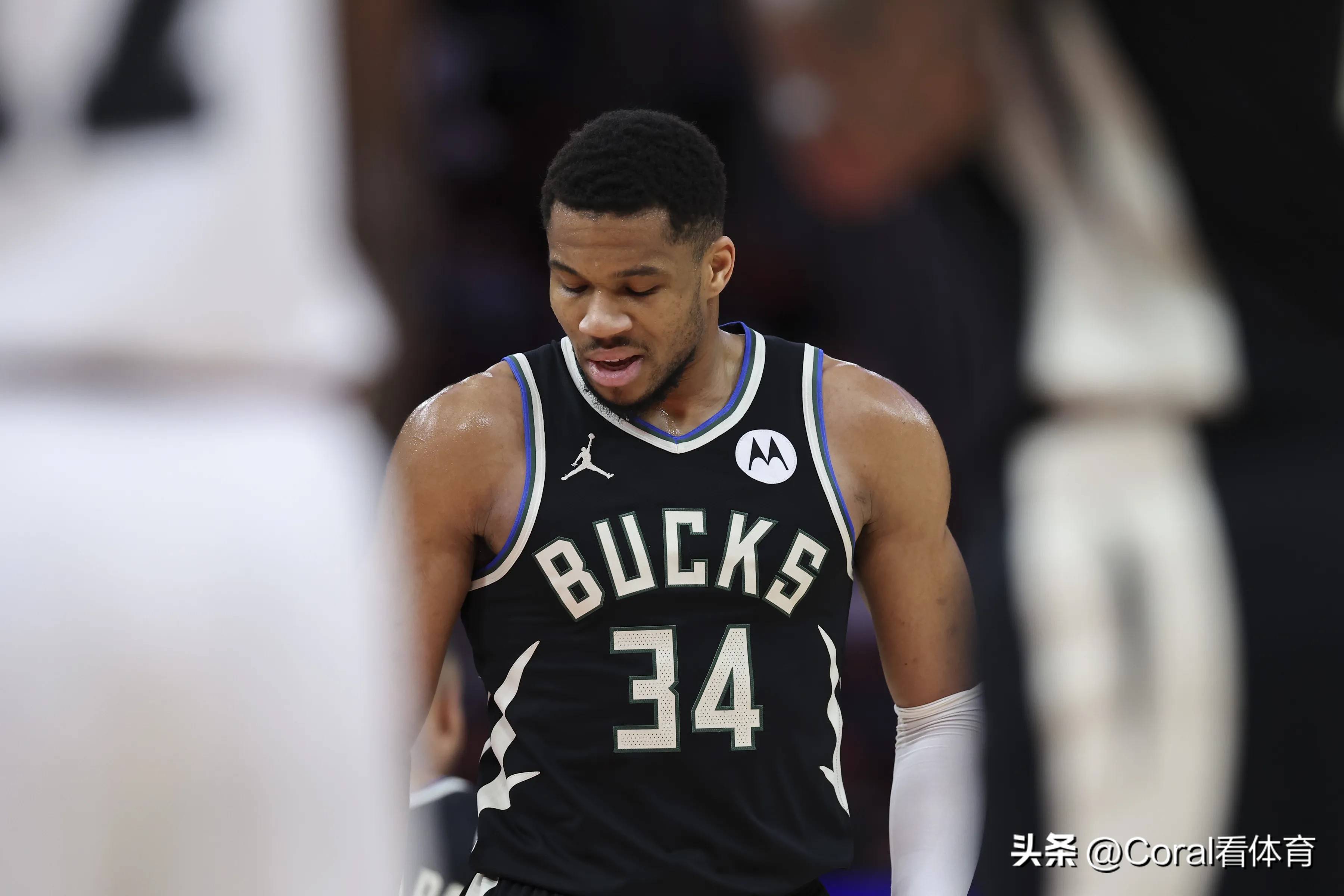 雄鹿客场逆转步行者获得胜利，米德尔顿30分发威的简单介绍