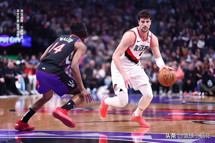 爵士险胜开拓者，实现逆转胜利