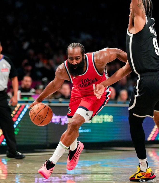 快船大胜篮网，力保榜首位置