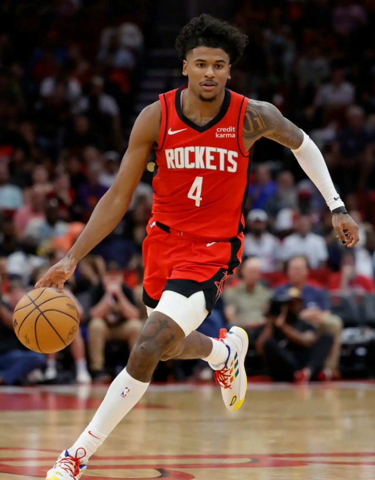 火箭胜马刺，西部前八争夺激烈