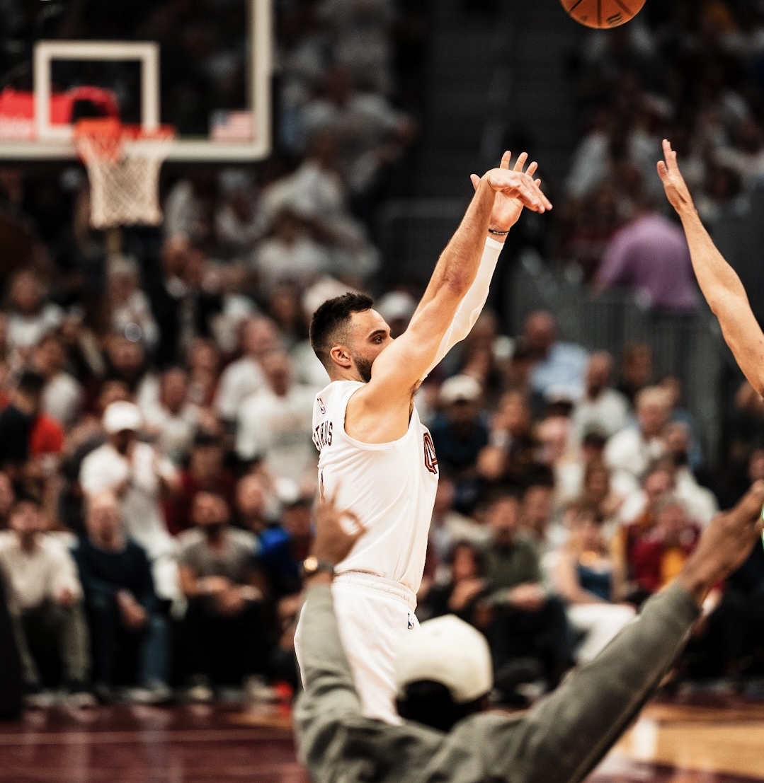 包含凯尔特人擒骑士，沃克23分全面发威的词条