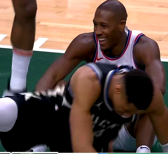 雄鹿主场负于勇士，遭遇两连败