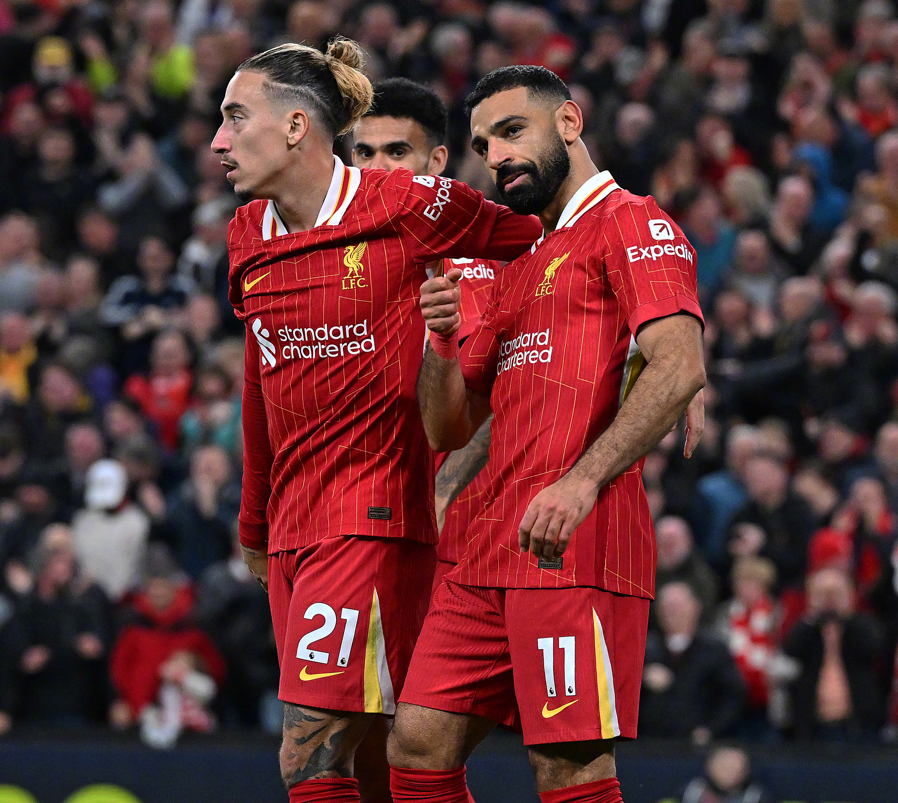 关于智利鏖战加拿大，萨拉赫三分雨点燃全场的信息