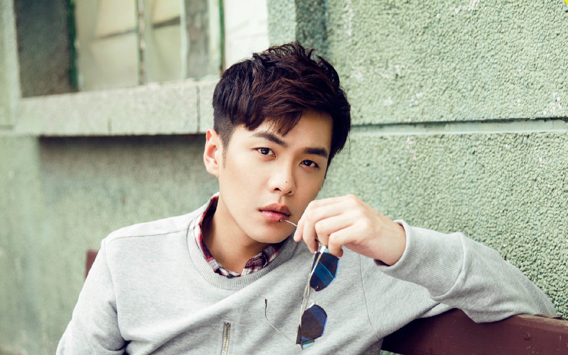 欧冠级较量!猛龙争冠战鏖战力克尼克斯