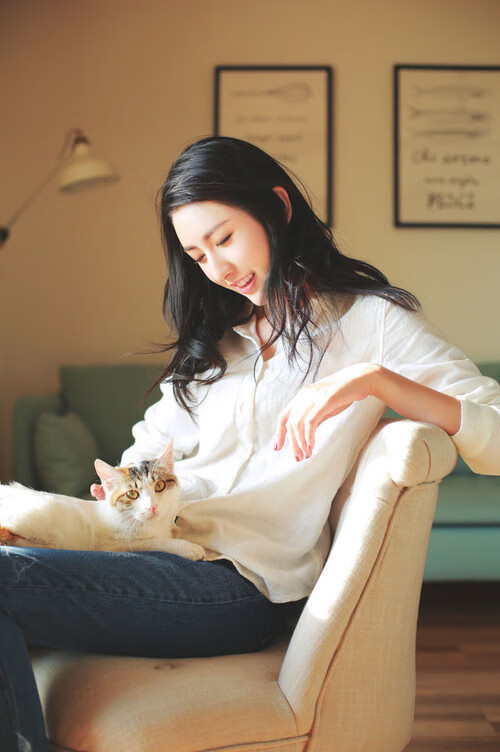 浓眉双端主宰赛场，黄蜂火力全开碾压魔术