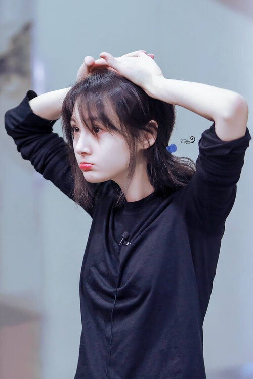 魔术队狂胜活塞，伦纳德关键先生引领胜利风暴