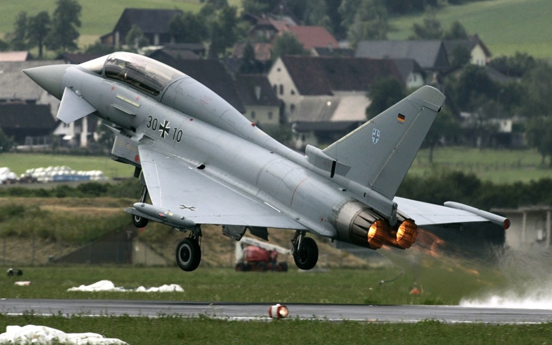 吉林队对阵黄蜂，切特·霍姆格伦成全场焦点，友谊赛激战展篮球魅力